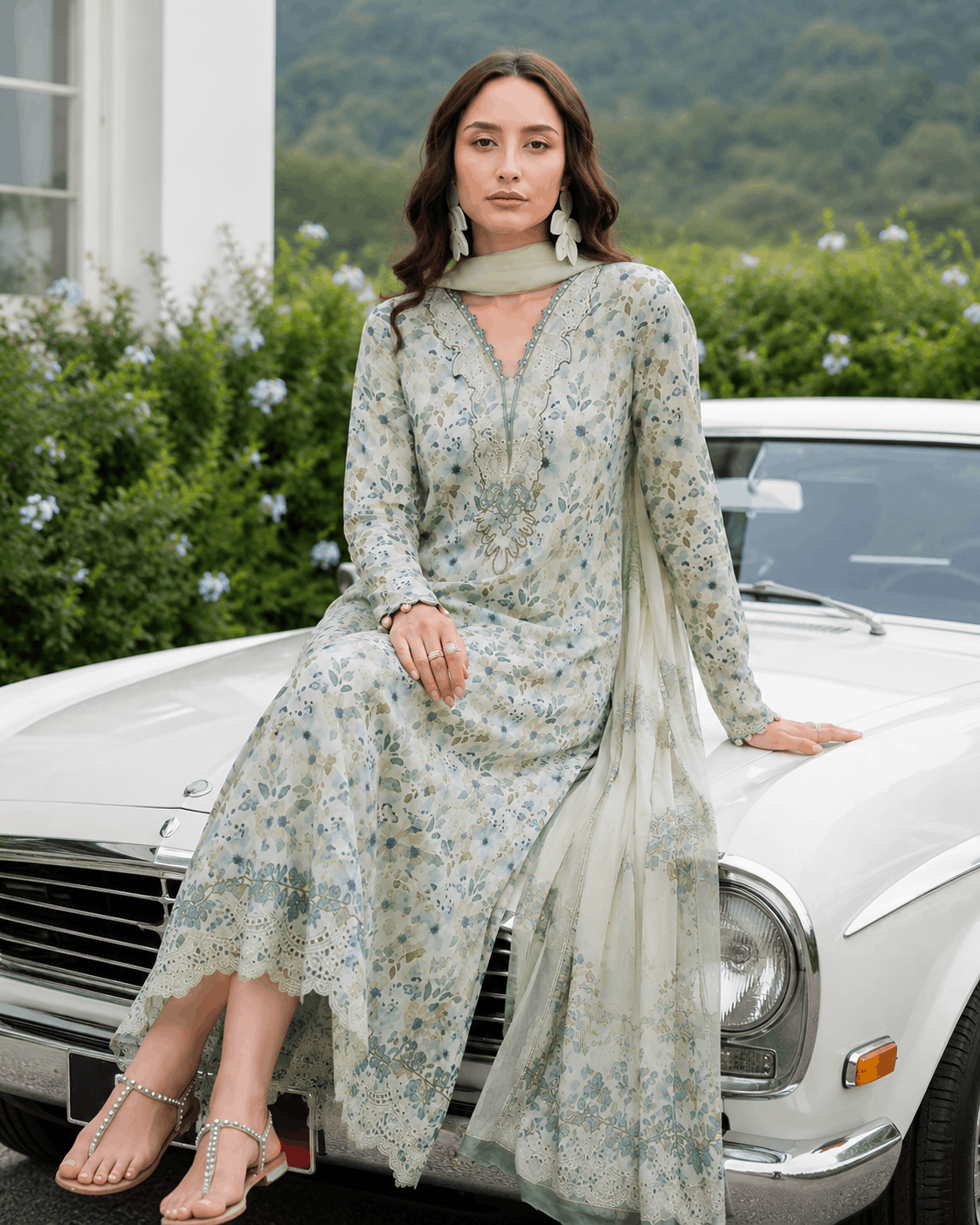 IZEL Embroidered Printed Lawn 3-Piece Suit - Image 4