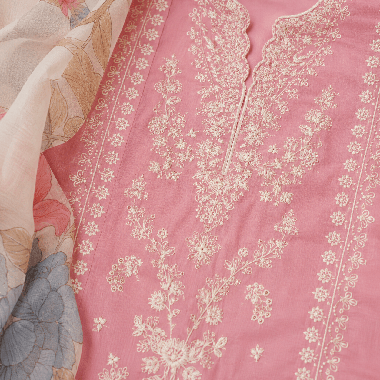 MAHNUR – Embroidered Lawn 3-Piece Suit with Digital Print Voil Dobby Dupatta (Lilac Pink) - Image 4